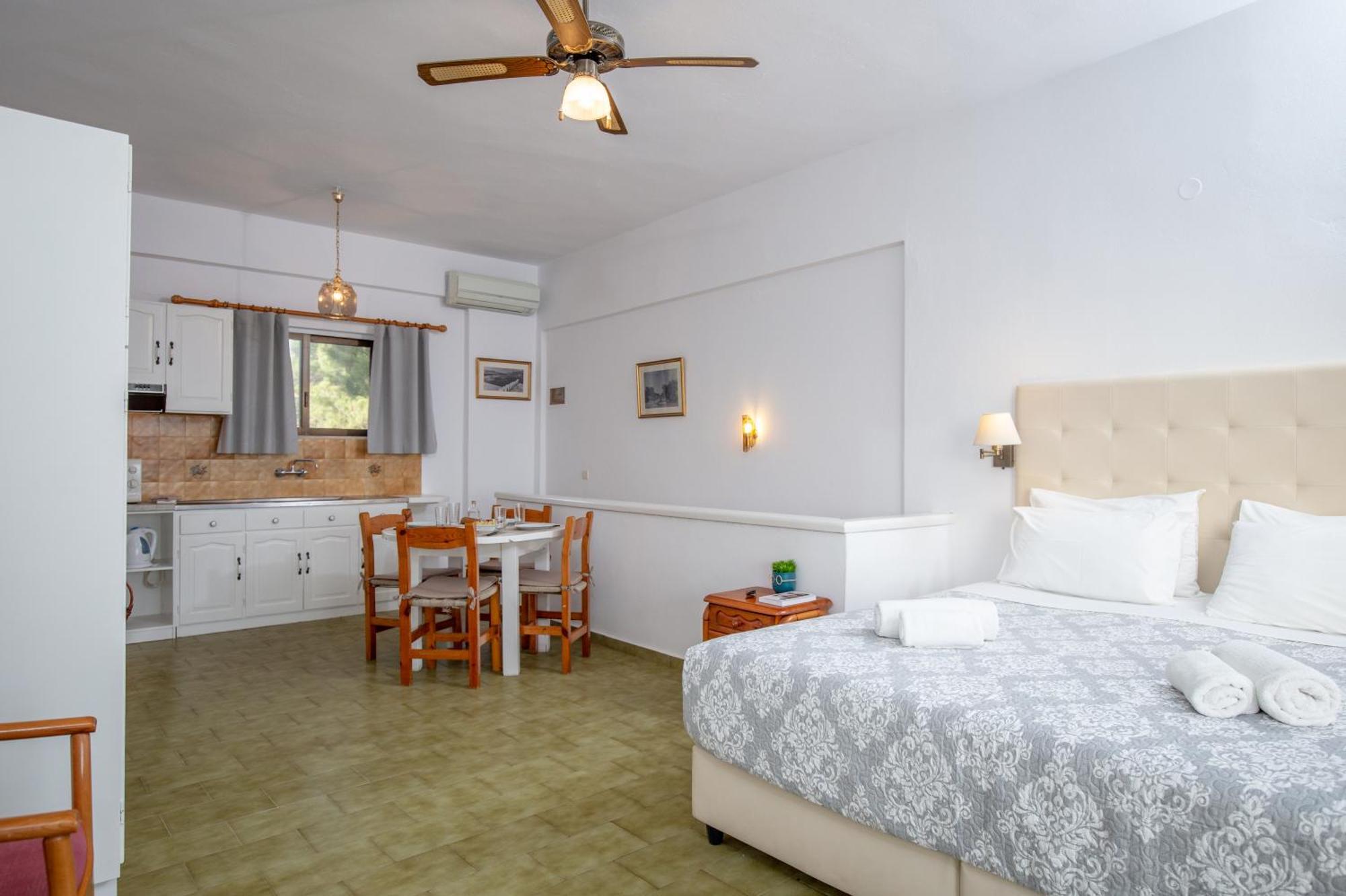 Ferma Solaris Apartments Agia Fotia  Buitenkant foto